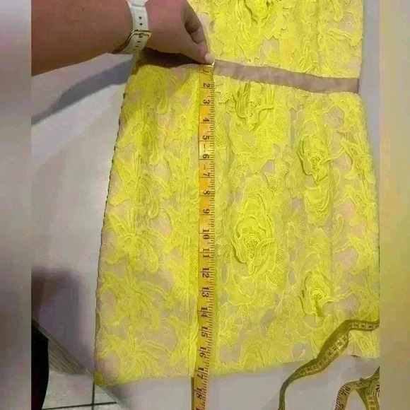 English Factory Bright Yellow Lace Sleeveless Dress Size Medium - Picture 6 of 7